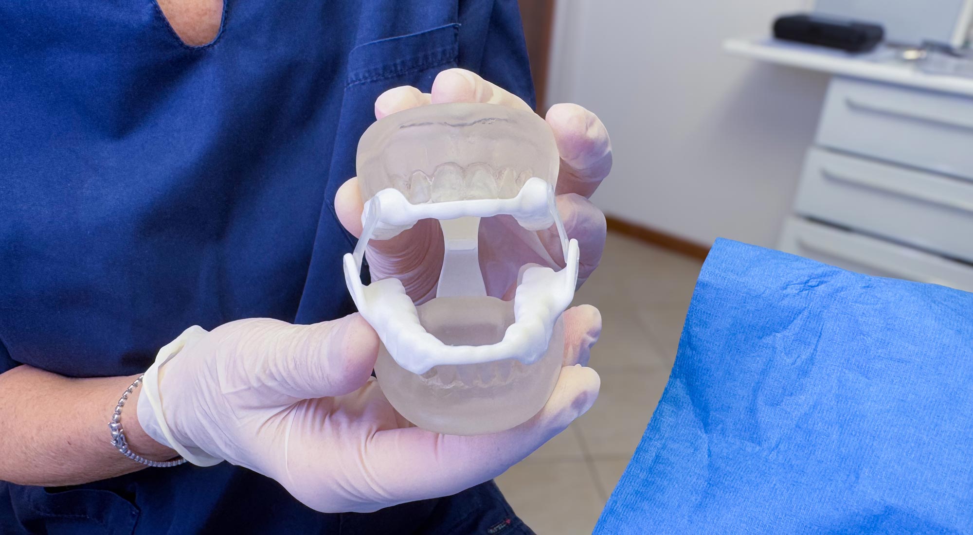studio-dentistico-dottor-gola-casteggio-odontoiatria-pavia-dentista-implantologia-ortodonzia-protesi-chirurgia-401